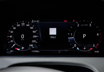 Подержанный автомобиль Land Rover Range Rover Velar 2021 года (11 фото)