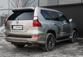 Подержанный автомобиль Lexus GX 2022 года (5 фото)