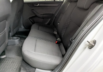 Подержанный автомобиль Skoda Rapid Liftback 2022 года (12 фото)
