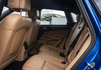 Подержанный автомобиль Porsche Macan 2016 года (17 фото)