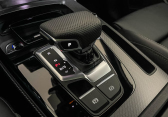 Подержанный автомобиль Audi Q5 2025 года (16 фото)