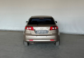 Подержанный автомобиль Chevrolet Lacetti Sedan 2008 года (6 фото)