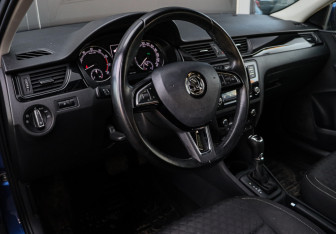 Подержанный автомобиль Skoda Rapid Liftback 2017 года (12 фото)