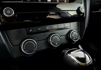 Подержанный автомобиль Skoda Octavia Liftback 2018 года (25 фото)