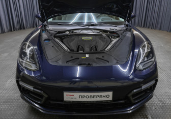 Подержанный автомобиль Porsche Panamera Wagon 2019 года (9 фото)