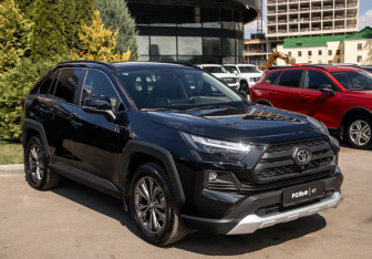 Подержанный автомобиль Toyota RAV4 2025 года (2 фото)