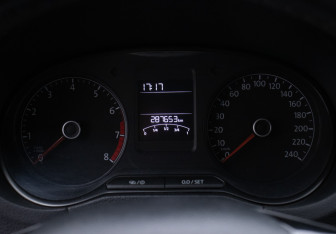 Подержанный автомобиль Volkswagen Polo Sedan 2017 года (12 фото)