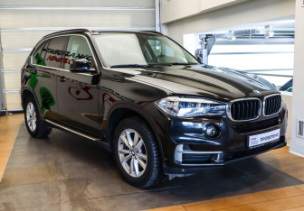 Подержанный автомобиль BMW X5 2017 года (3 фото)