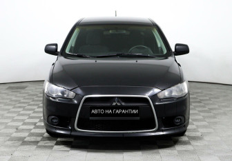 Подержанный автомобиль Mitsubishi Lancer Sedan 2013 года (2 фото)