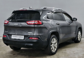 Подержанный автомобиль Jeep Cherokee 2014 года (5 фото)