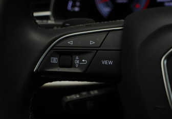 Подержанный автомобиль Audi Q8 2024 года (10 фото)