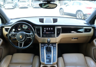 Подержанный автомобиль Porsche Macan 2016 года (12 фото)