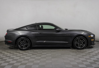 Подержанный автомобиль Ford Mustang Coupe 2019 года (4 фото)