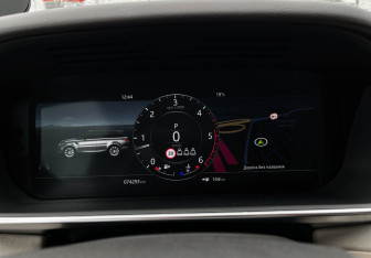 Подержанный автомобиль Land Rover Range Rover Sport 2018 года (11 фото)