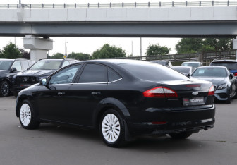 Подержанный автомобиль Ford Mondeo Sedan 2008 года (7 фото)