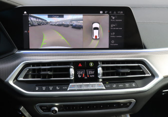 Подержанный автомобиль BMW X5 2022 года (19 фото)