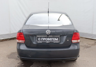 Подержанный автомобиль Volkswagen Polo Sedan 2013 года (5 фото)