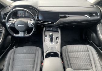 Подержанный автомобиль Haval F7 2021 года (10 фото)