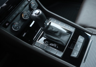 Подержанный автомобиль Skoda Superb Liftback 2015 года (15 фото)