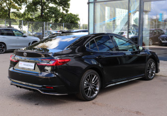 Подержанный автомобиль Toyota Camry Sedan 2025 года (4 фото)