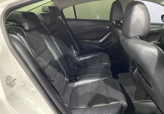 Подержанный автомобиль Mazda 6 Sedan 2015 года (10 фото)