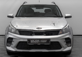 Подержанный автомобиль Kia Rio Hatchback 2021 года (2 фото)