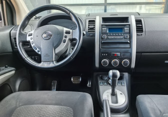 Подержанный автомобиль Nissan X-Trail 2012 года (15 фото)