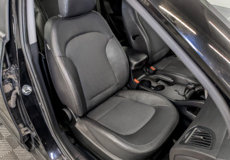 Подержанный автомобиль Hyundai ix35 2013 года (20 фото)