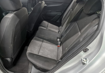 Подержанный автомобиль Kia Rio Hatchback 2021 года (12 фото)