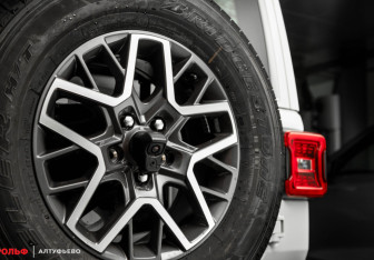 Новый Jeep Wrangler 2023 (6 фото)