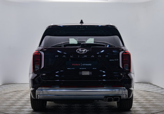 Подержанный автомобиль Hyundai Palisade 2023 года (4 фото)