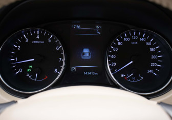 Подержанный автомобиль Nissan X-Trail 2017 года (12 фото)