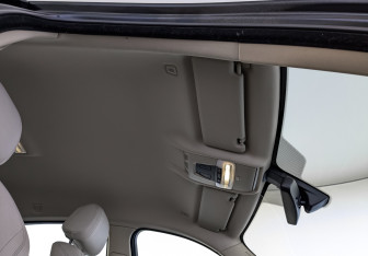 Подержанный автомобиль BMW X6 2015 года (23 фото)