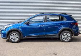 Подержанный автомобиль Kia Rio Hatchback 2021 года (8 фото)