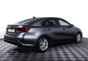 Подержанный автомобиль Kia Cerato Sedan 2021 года (5 фото)