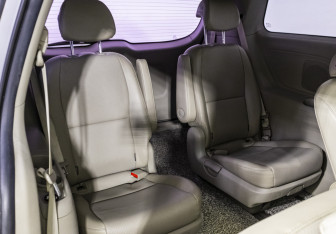 Подержанный автомобиль Kia Carnival 2019 года (13 фото)