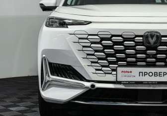 Подержанный автомобиль Changan UNI-K 2023 года (23 фото)