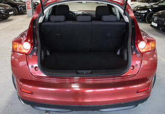 Подержанный автомобиль Nissan Juke 2014 года (10 фото)