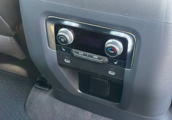 Подержанный автомобиль GMC Yukon 2023 года (16 фото)