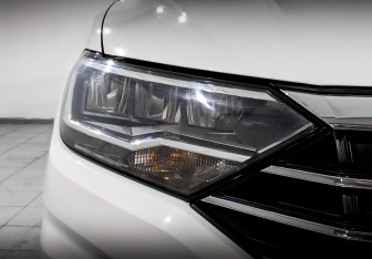 Подержанный автомобиль Volkswagen Jetta Sedan 2020 года (17 фото)