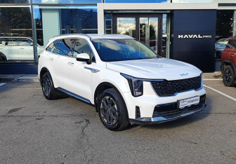 Подержанный автомобиль Kia Sorento 2024 года (3 фото)
