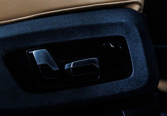 Подержанный автомобиль BMW X7 2024 года (19 фото)