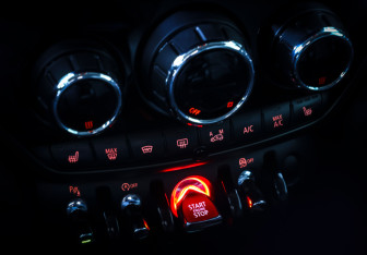 Подержанный автомобиль MINI Countryman 2021 года (17 фото)
