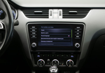 Подержанный автомобиль Skoda Octavia Liftback 2019 года (20 фото)