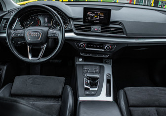 Подержанный автомобиль Audi Q5 2018 года (12 фото)