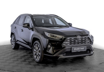 Подержанный автомобиль Toyota RAV4 2022 года (3 фото)