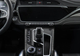 Подержанный автомобиль Geely Atlas Pro 2022 года (9 фото)