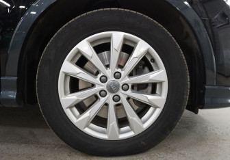 Подержанный автомобиль Audi Q3 2020 года (9 фото)