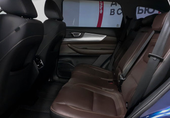 Подержанный автомобиль Chery Tiggo 8 Pro 2021 года (10 фото)