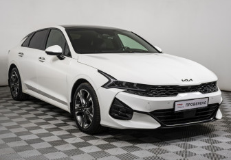 Подержанный автомобиль Kia K5 2021 года (3 фото)